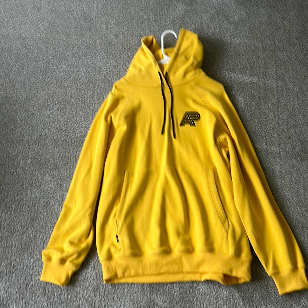 Albino and Preto hoodie worn 2 times size large